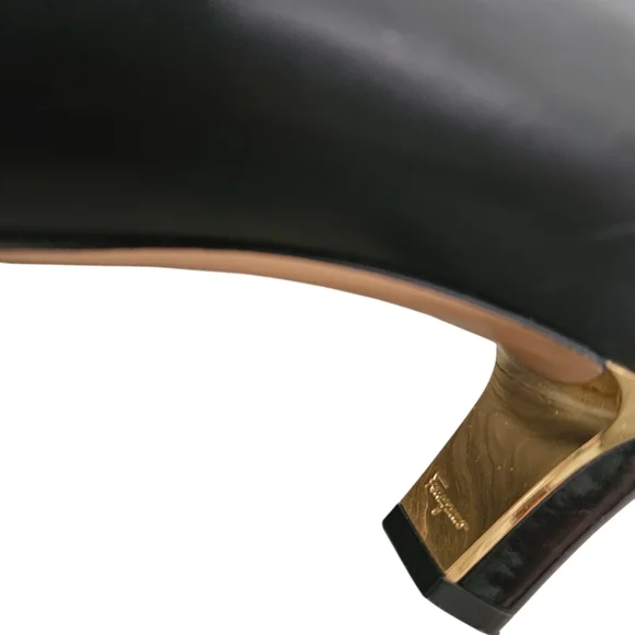 Salvatore Ferragamo Tamina Black Leather Gold Tone Heel Pumps Sz 8B Italy - Picture 5 of 13